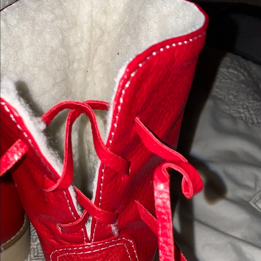 Red Boots - Picture 4 of 5